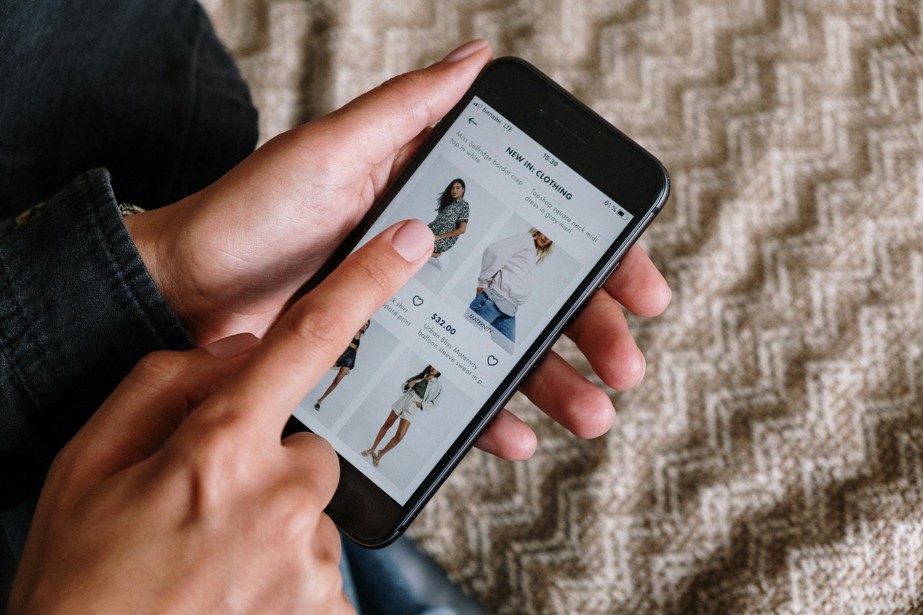Photos gratuites de à la mode, achat numérique, achats mobiles